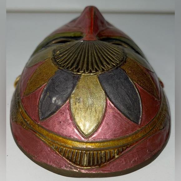 Imported Brass Mask - Picture 4 of 9